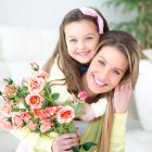 Rüyada Anneye Çiçek Vermek Ne Anlama Gelir, Neye İşarettir?